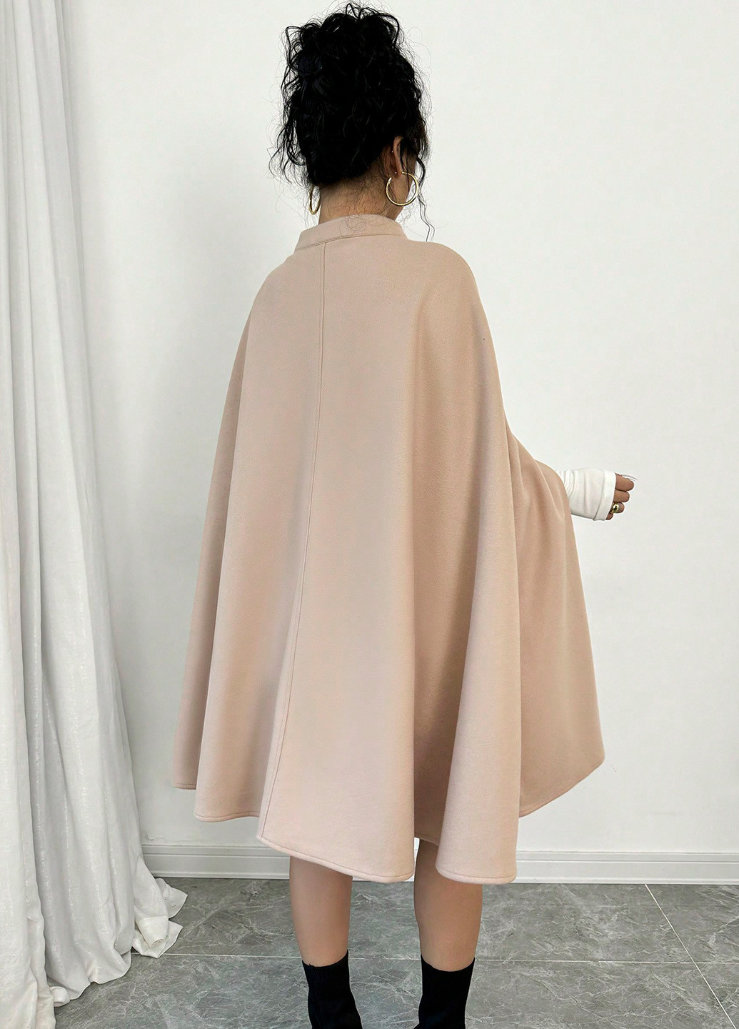 Бежеве демісезонне Пальто кейп SHEIN