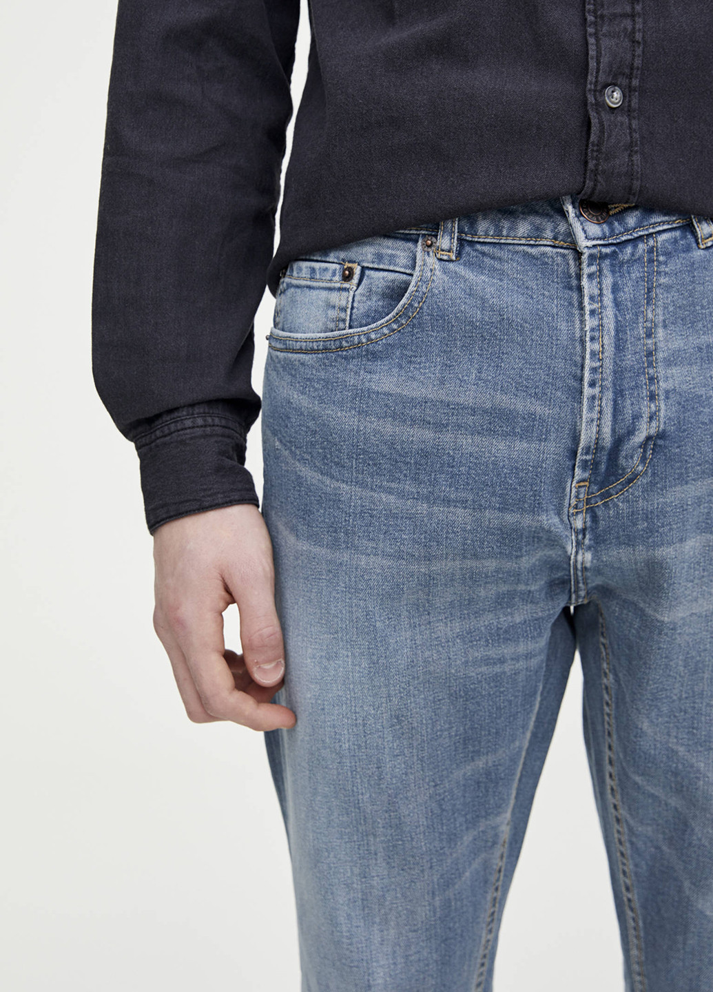 Серые демисезонные прямые джинсы Pull & Bear