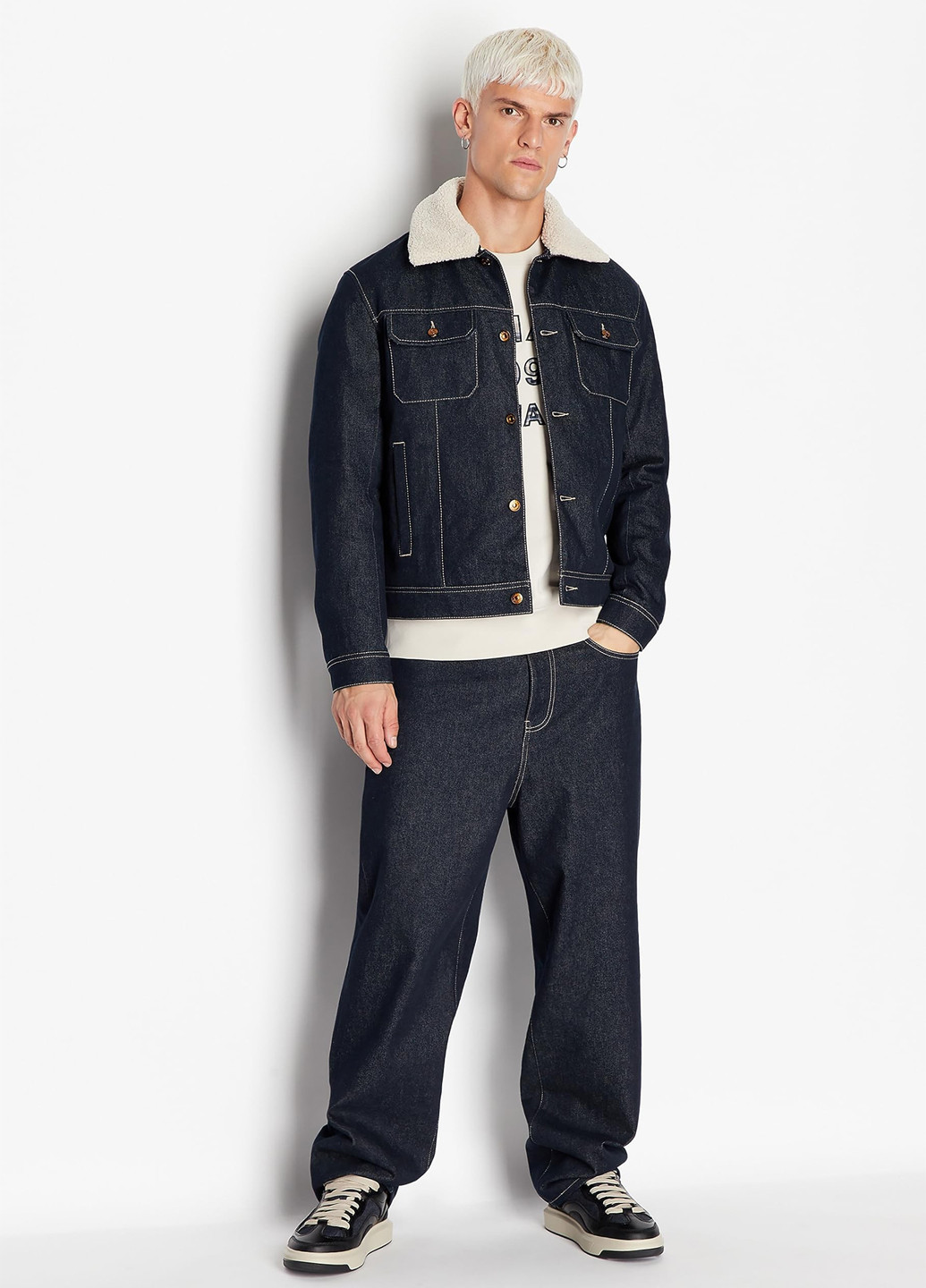 Темно-синя демісезонна куртка Armani Exchange