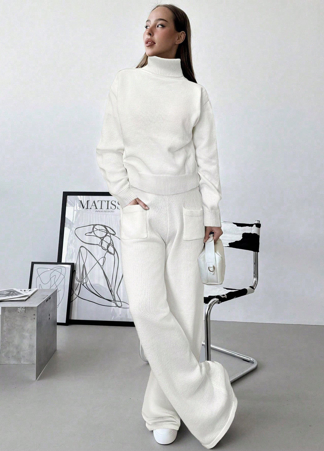 Білий демісезонний комплект (светр, штани) SHEIN