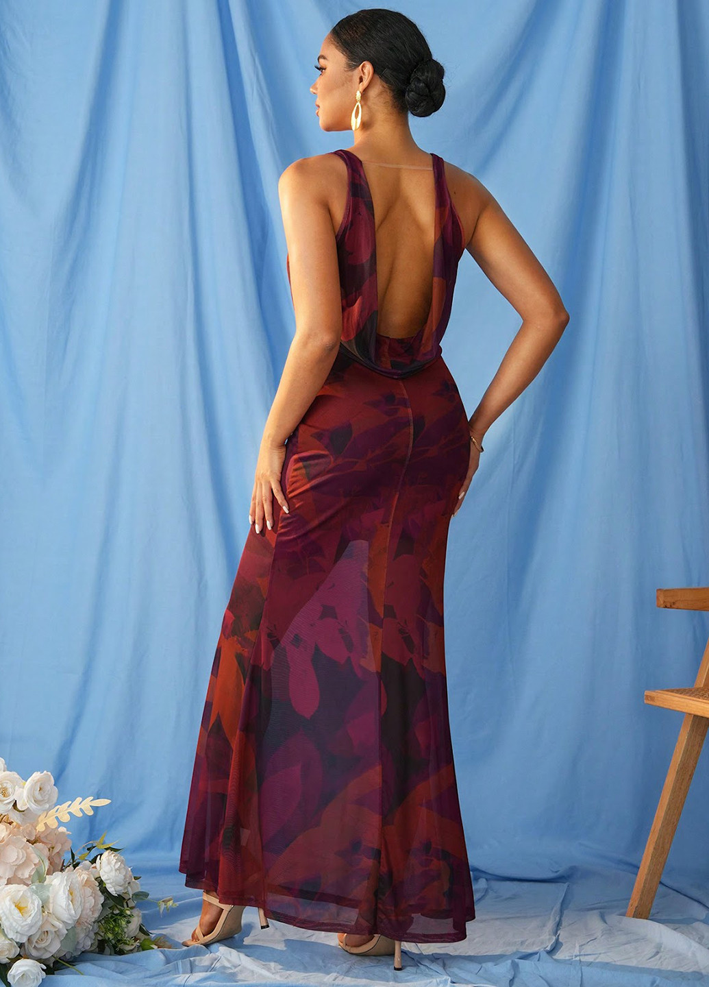 Бордовое коктейльное платье силуэтная SHEIN с абстрактным узором