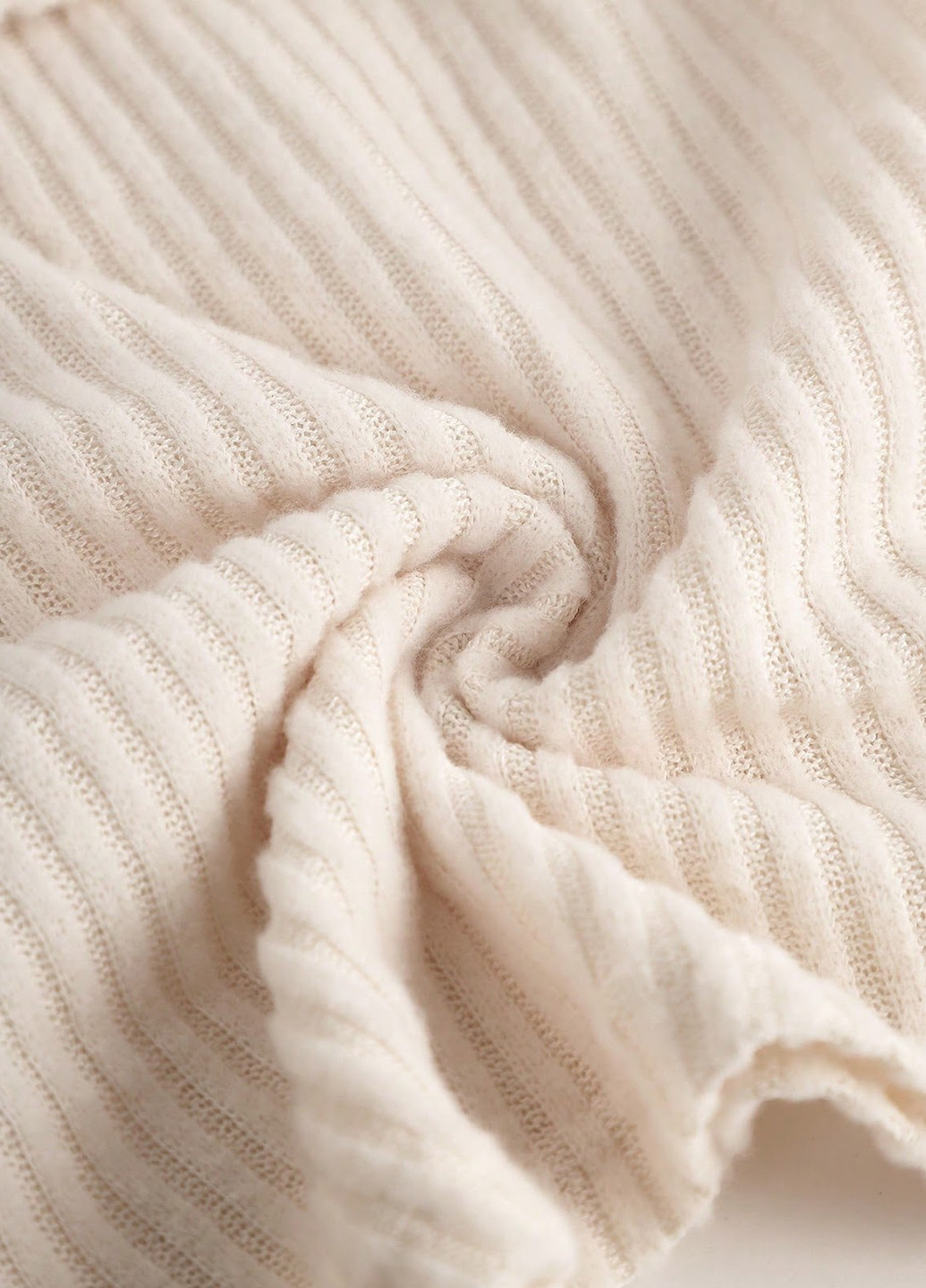 Кремовий демісезонний костюм (лонгслів, спідниця) спідничний SHEIN