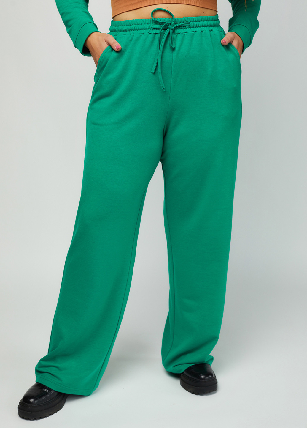 Зеленые спортивные демисезонные прямые брюки Miledi