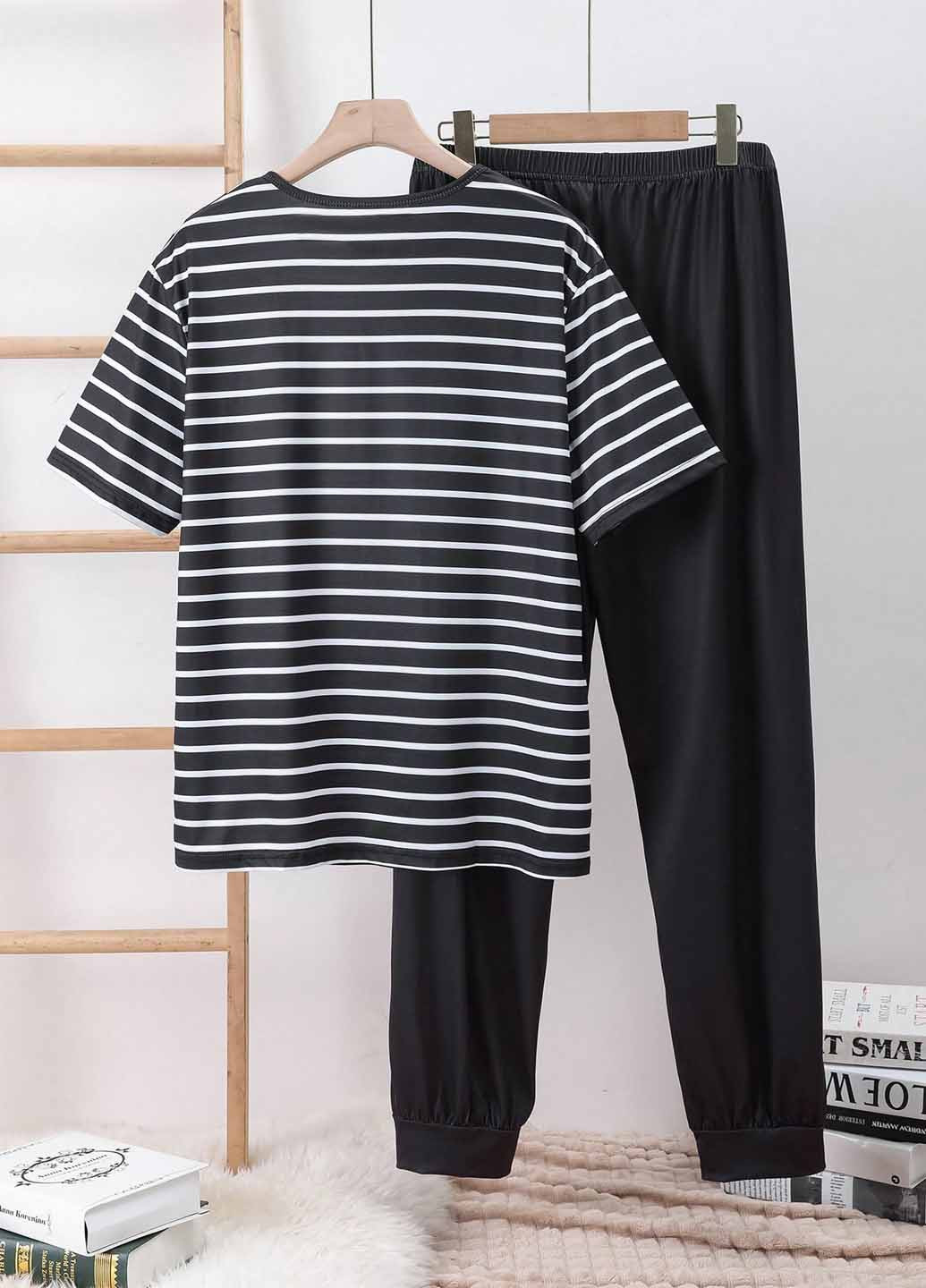 Черно-белый демисезонный комплект (футболка, брюки) SHEIN