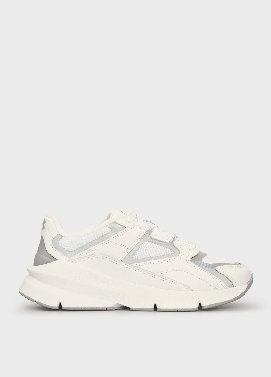 Белые всесезонные кроссовки Under Armour