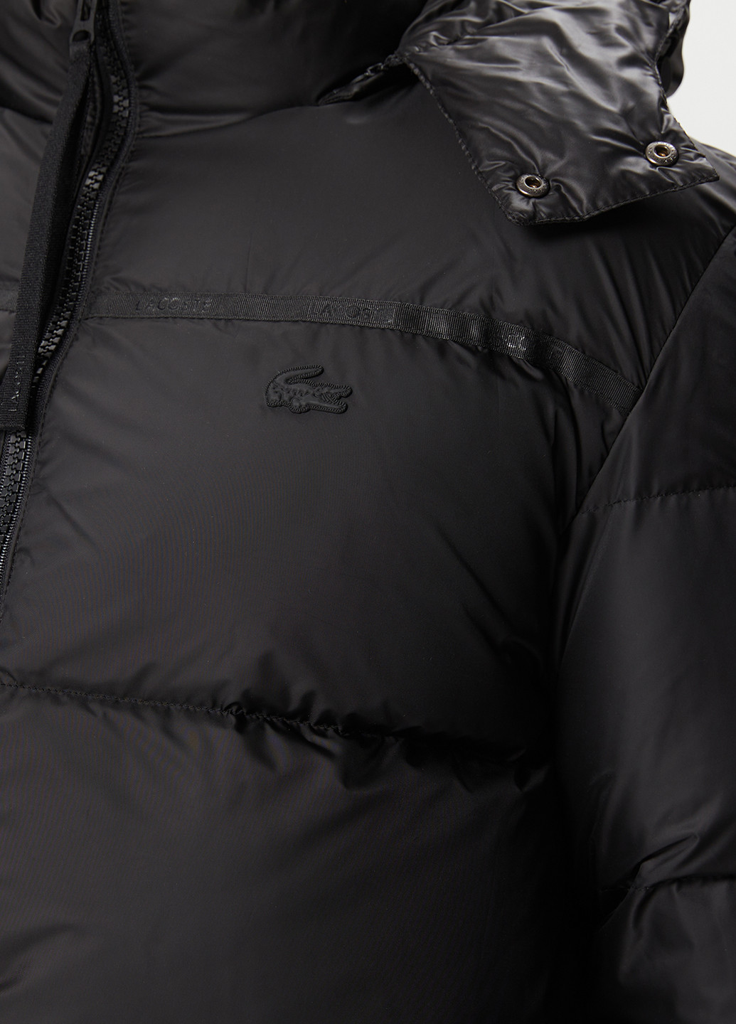 Черная зимняя куртка Lacoste