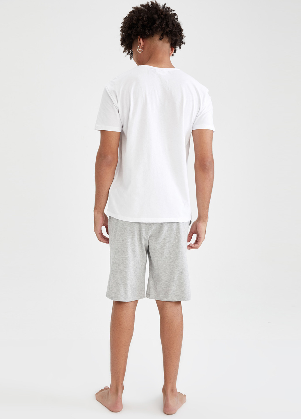 Світло-сірий літній комплект(футболка, шорти) looney tunes DeFacto Комплект(футболка, шорты)