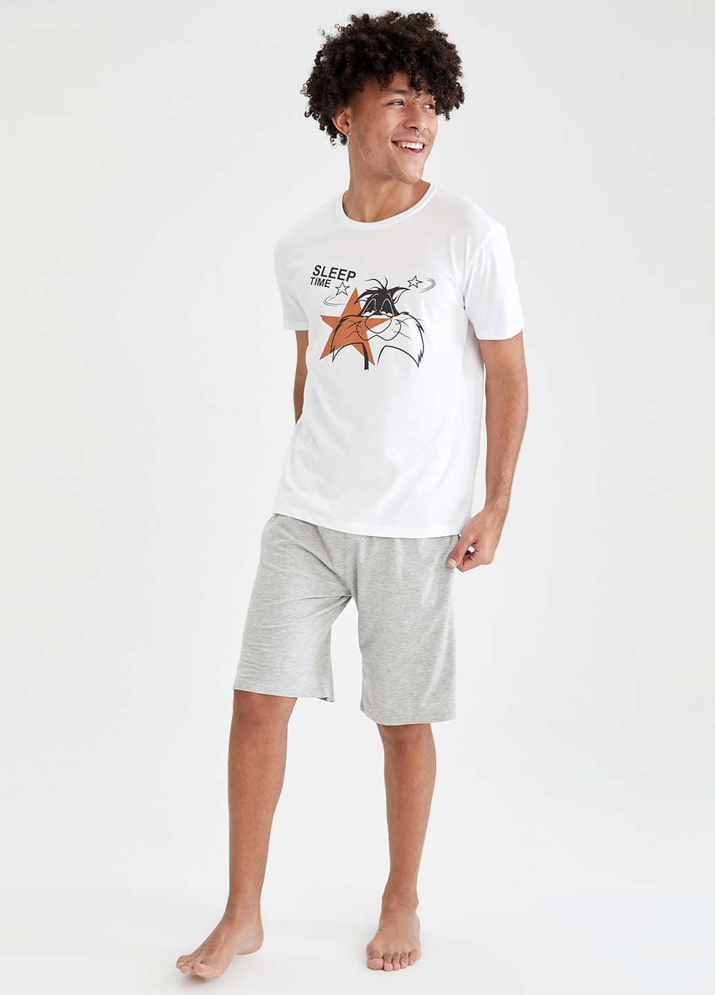 Світло-сірий літній комплект(футболка, шорти) looney tunes DeFacto Комплект(футболка, шорты)