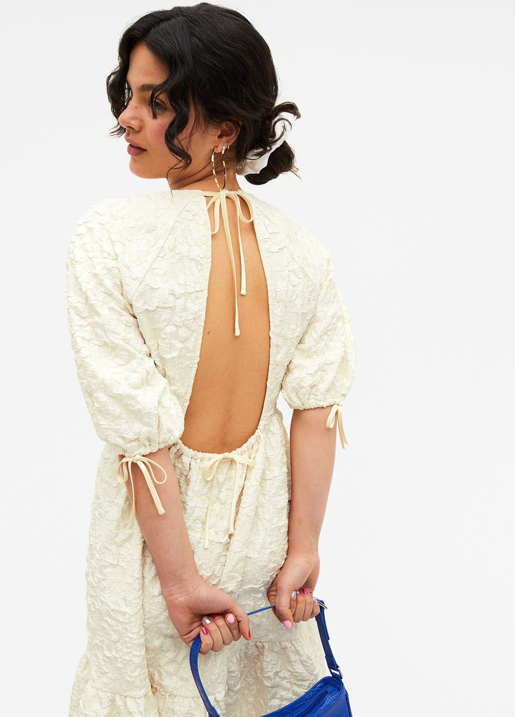 Молочное кэжуал платье а-силуэт, с открытой спиной Monki однотонное