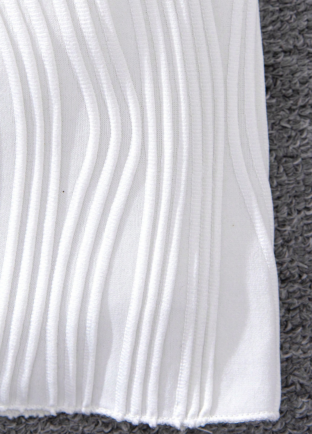 Белая летняя футболка SHEIN