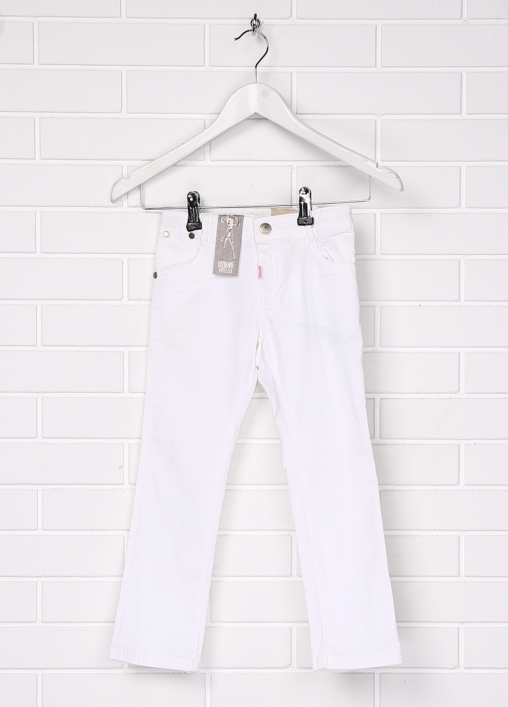 Белые демисезонные зауженные джинсы Mayoral