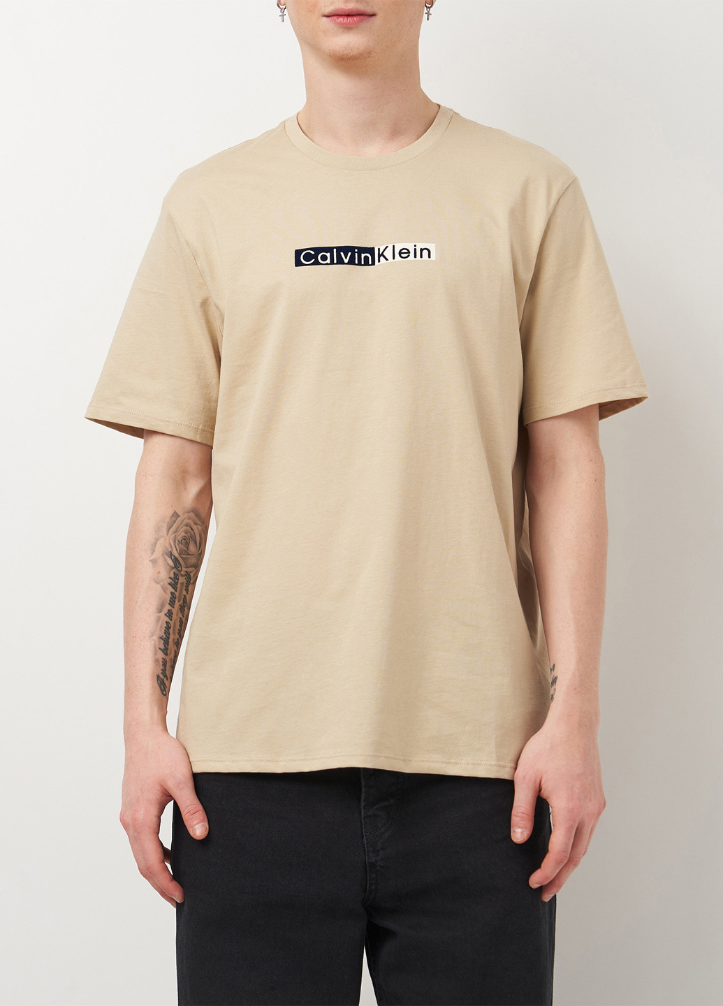 Бежевая футболка Calvin Klein
