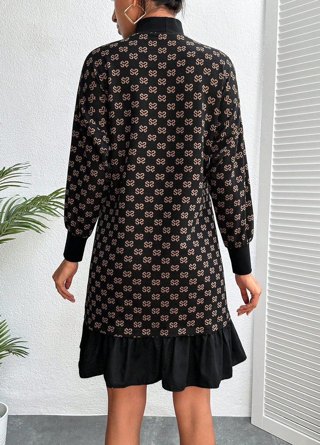 Черное кэжуал платье клеш SHEIN с абстрактным узором