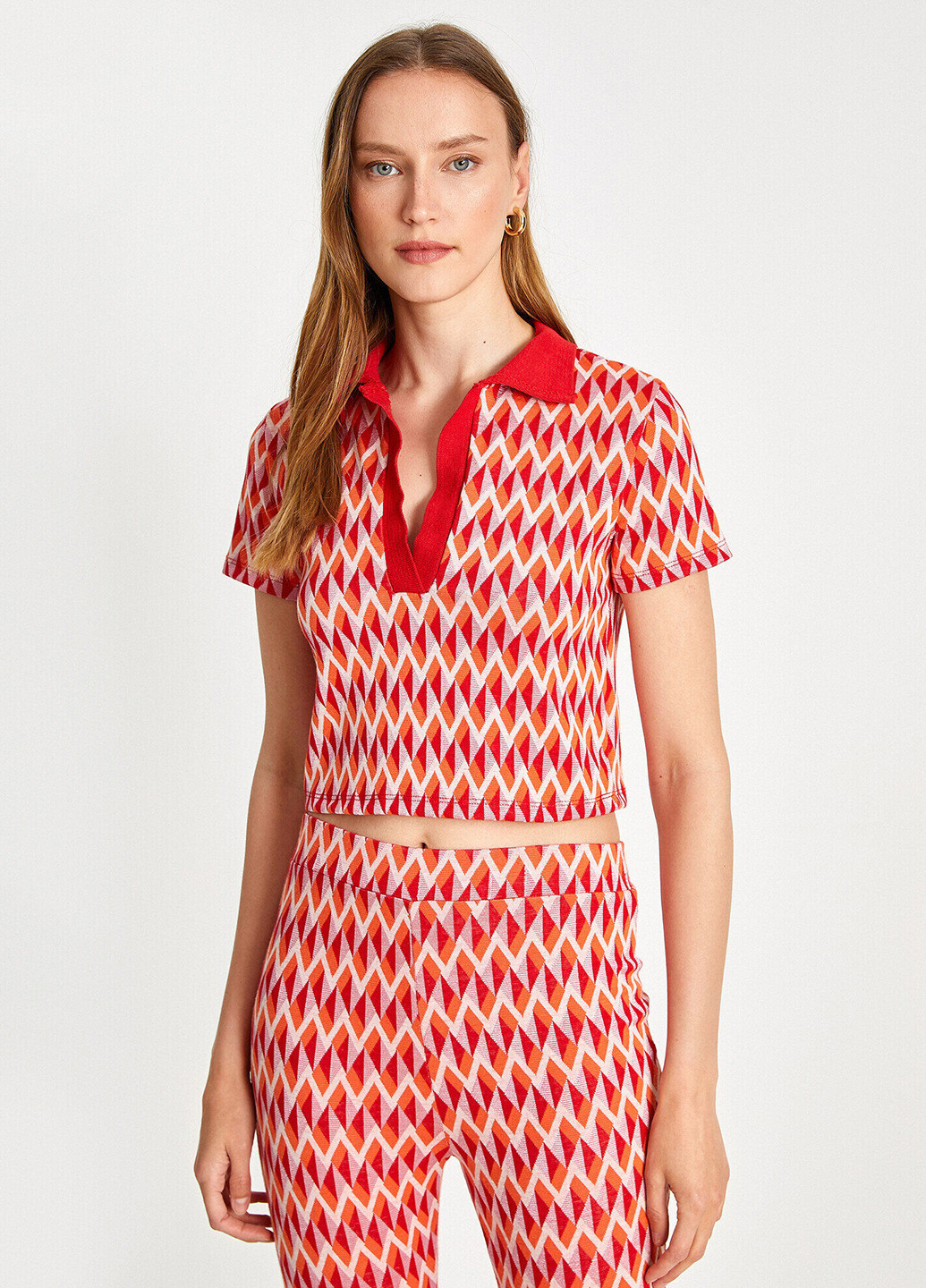 Красная женская футболка-поло KOTON с геометрическим узором