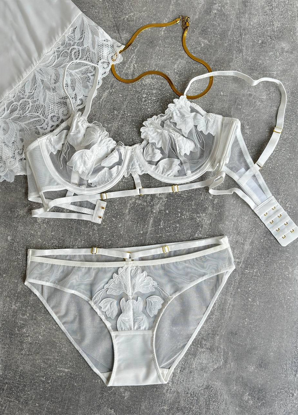 Білий демісезонний комплект (бюстгальтер, трусики) NOVA VEGA