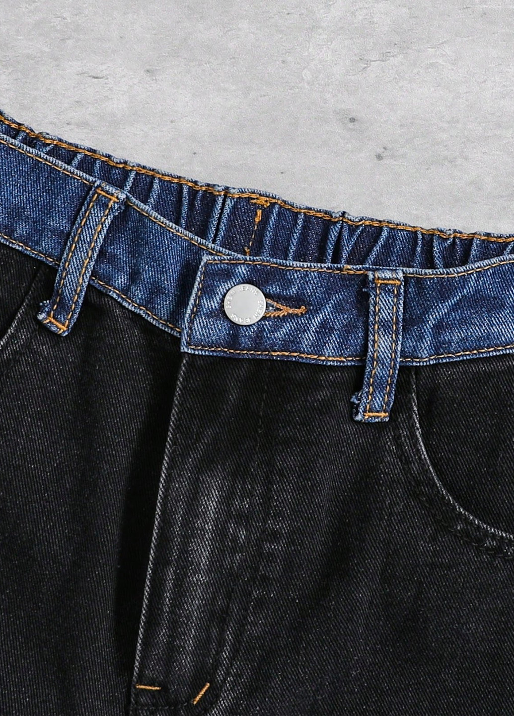 Комбинированные демисезонные джинсы SHEIN