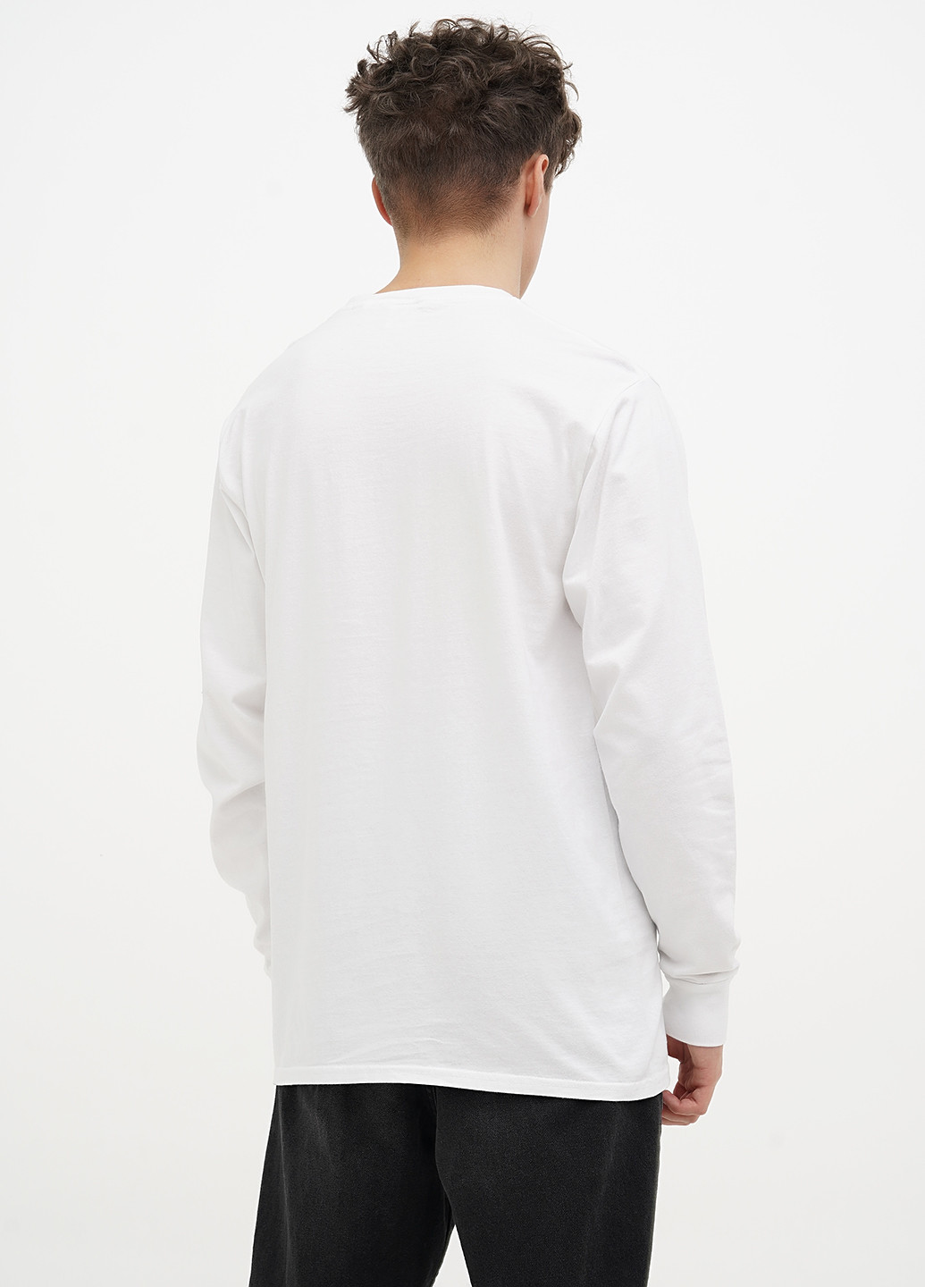 Белый демисезонный кэжуал лонгслив Blue 84 однотонный