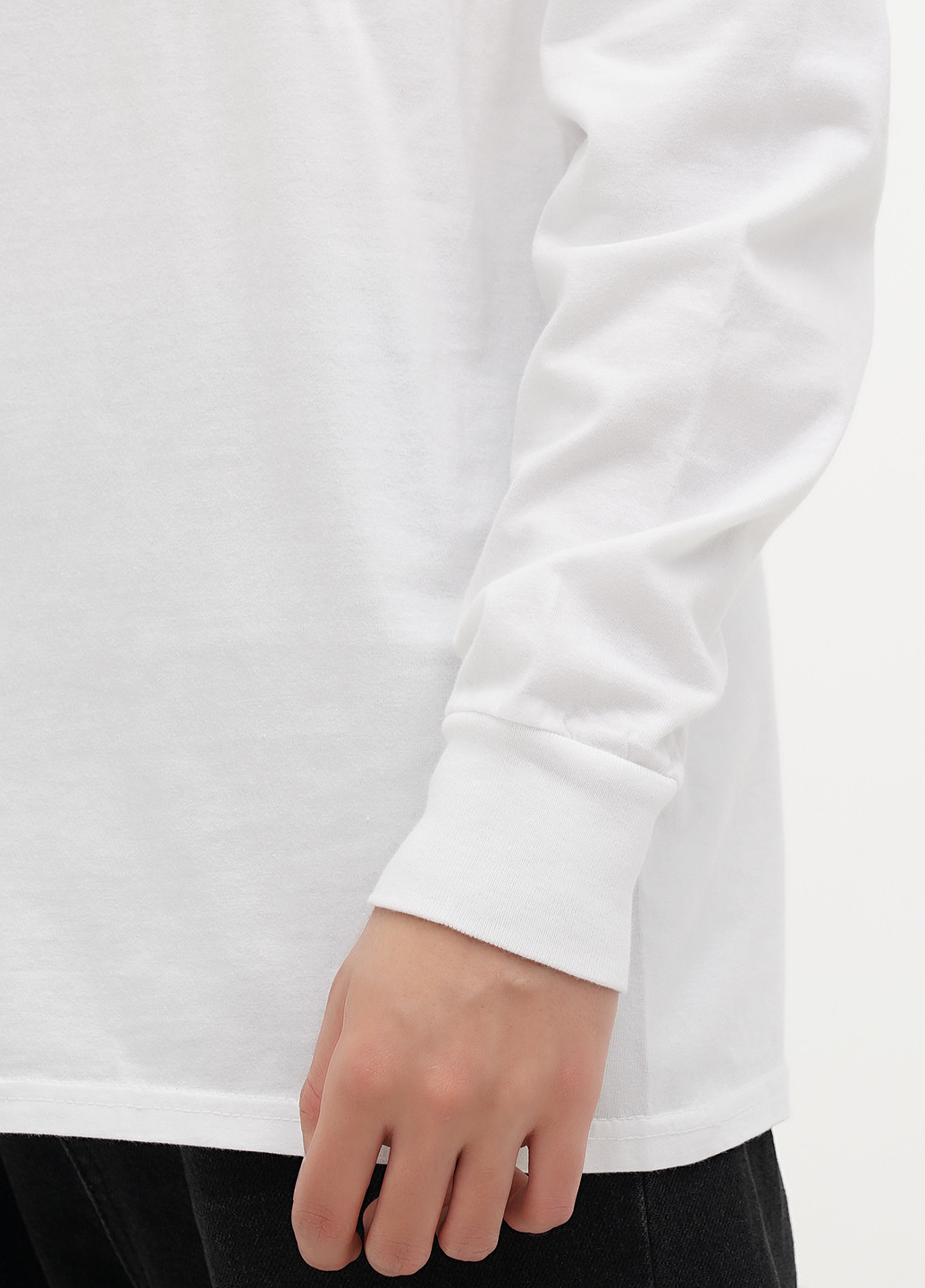 Белый демисезонный кэжуал лонгслив Blue 84 однотонный