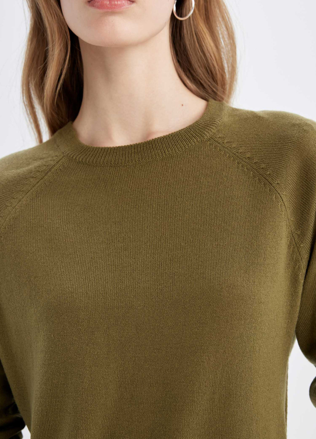 Оливковий демісезонний светр джемпер DeFacto