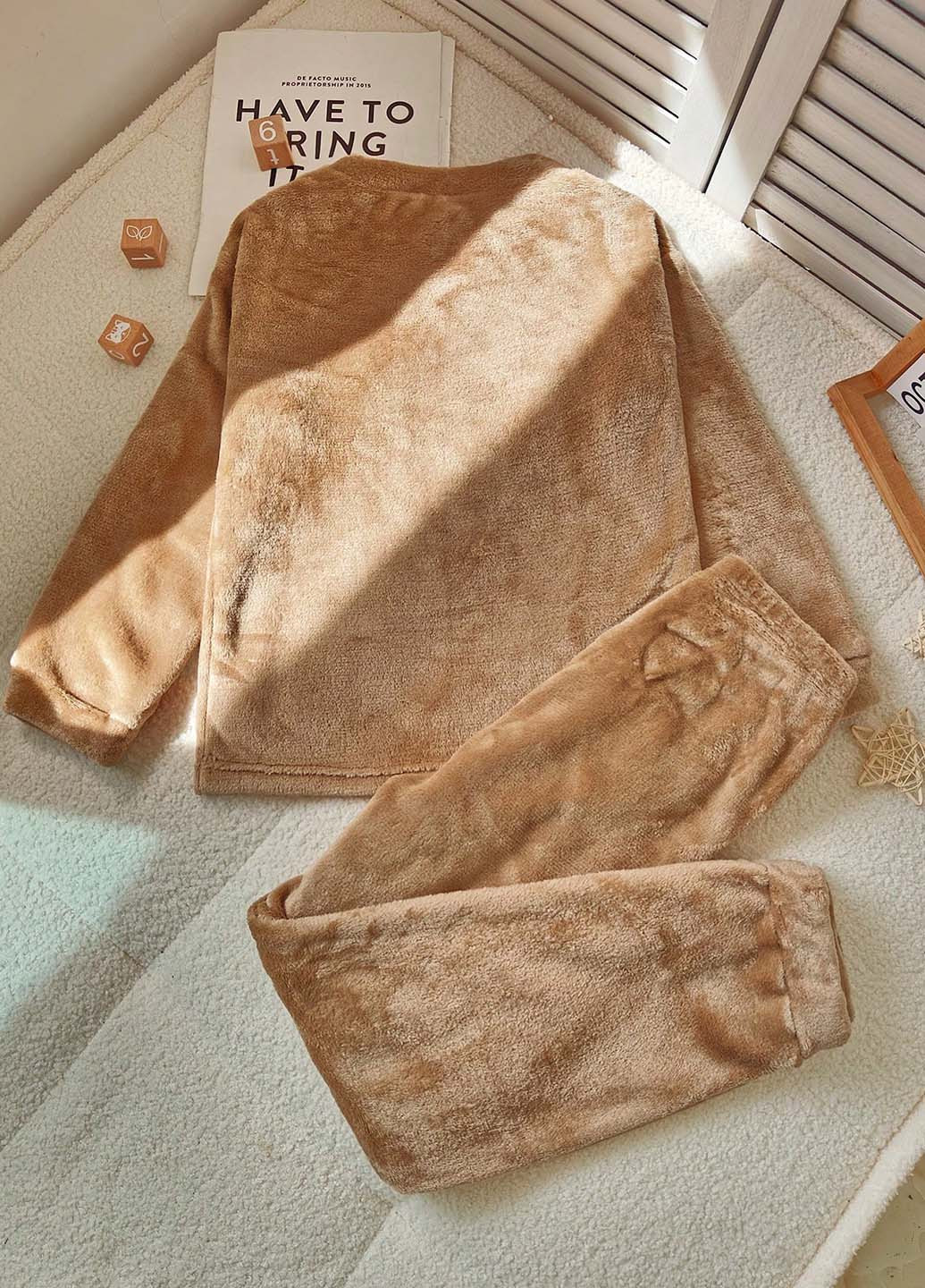 Коричневая зимняя пижама (свитшот, брюки) SHEIN