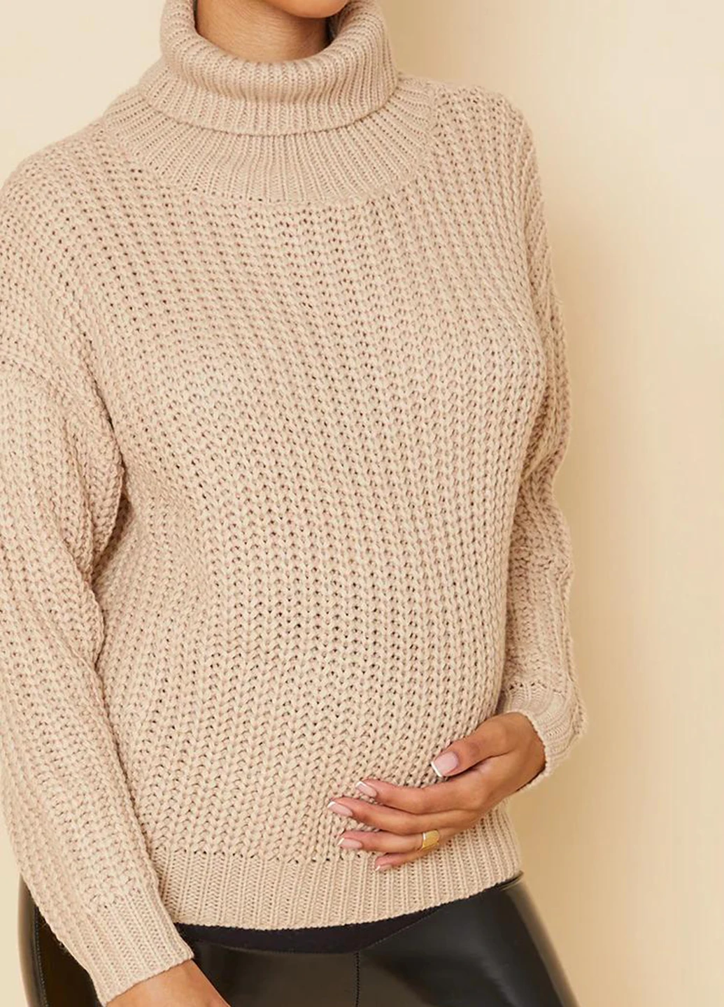 Бежевый демисезонный свитер для беременных PrettyLittleThing