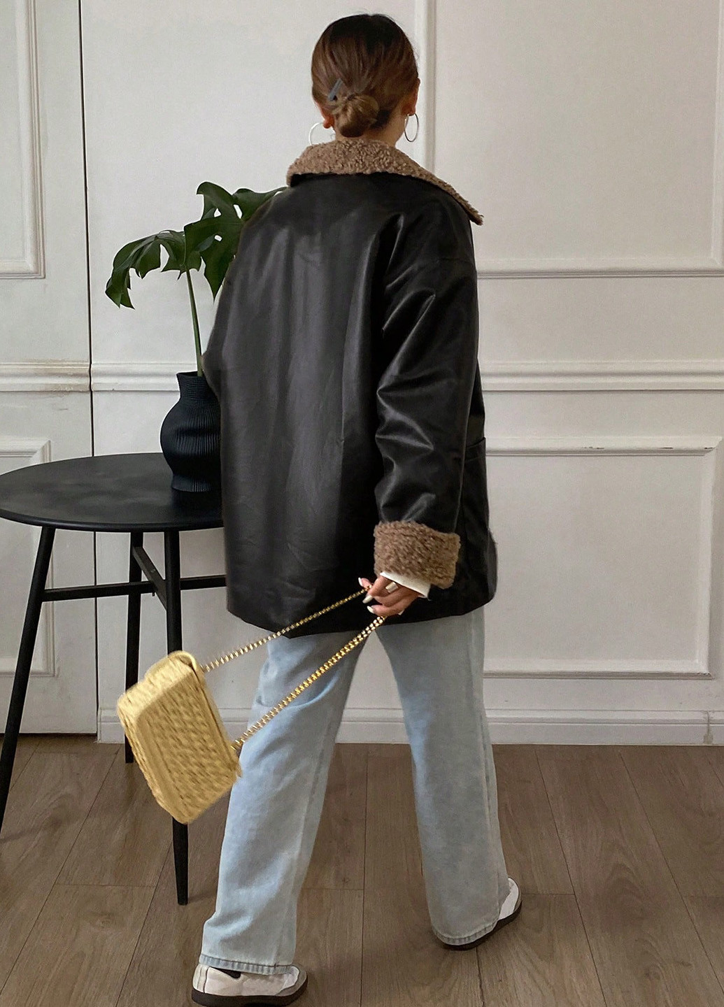 Чорна зимня куртка SHEIN