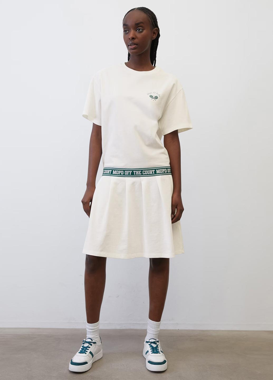 Белое спортивное, кэжуал платье платье-футболка Marc O'Polo с логотипом