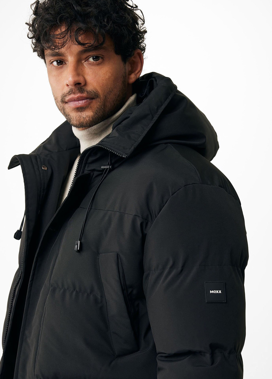Черная зимняя куртка Mexx
