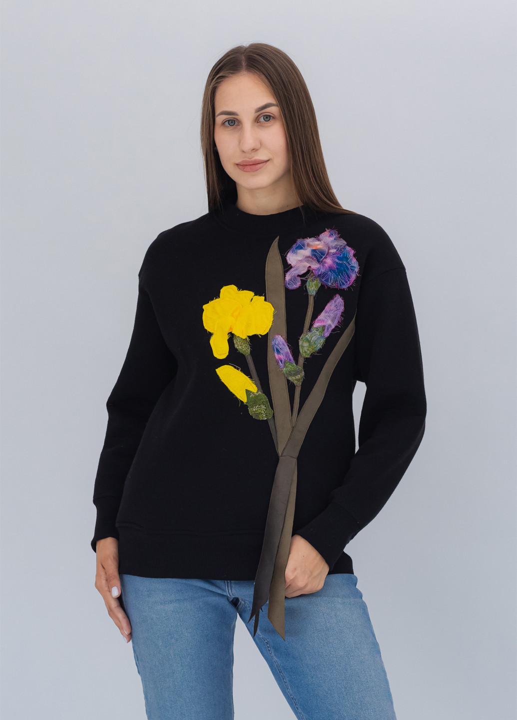 Чорний світшот Nora Kvittin однотонний аплікація, вишивка (301079908)