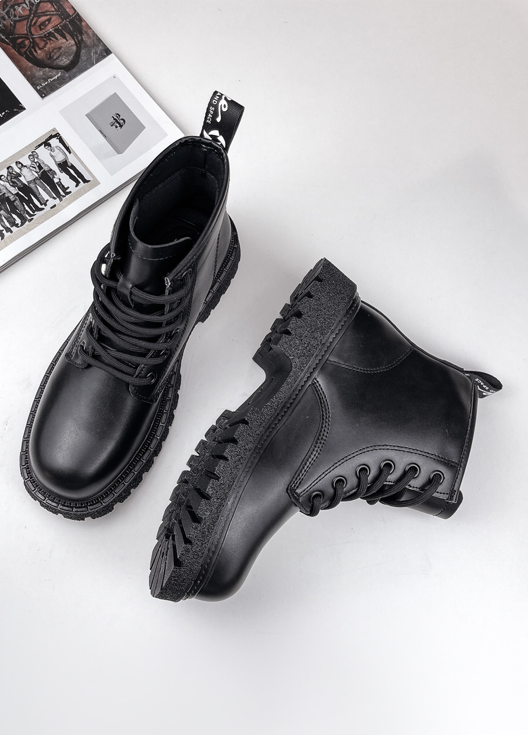 Осенние ботинки женские молодежные черные на тракторной подошве Fashion из искусственной кожи