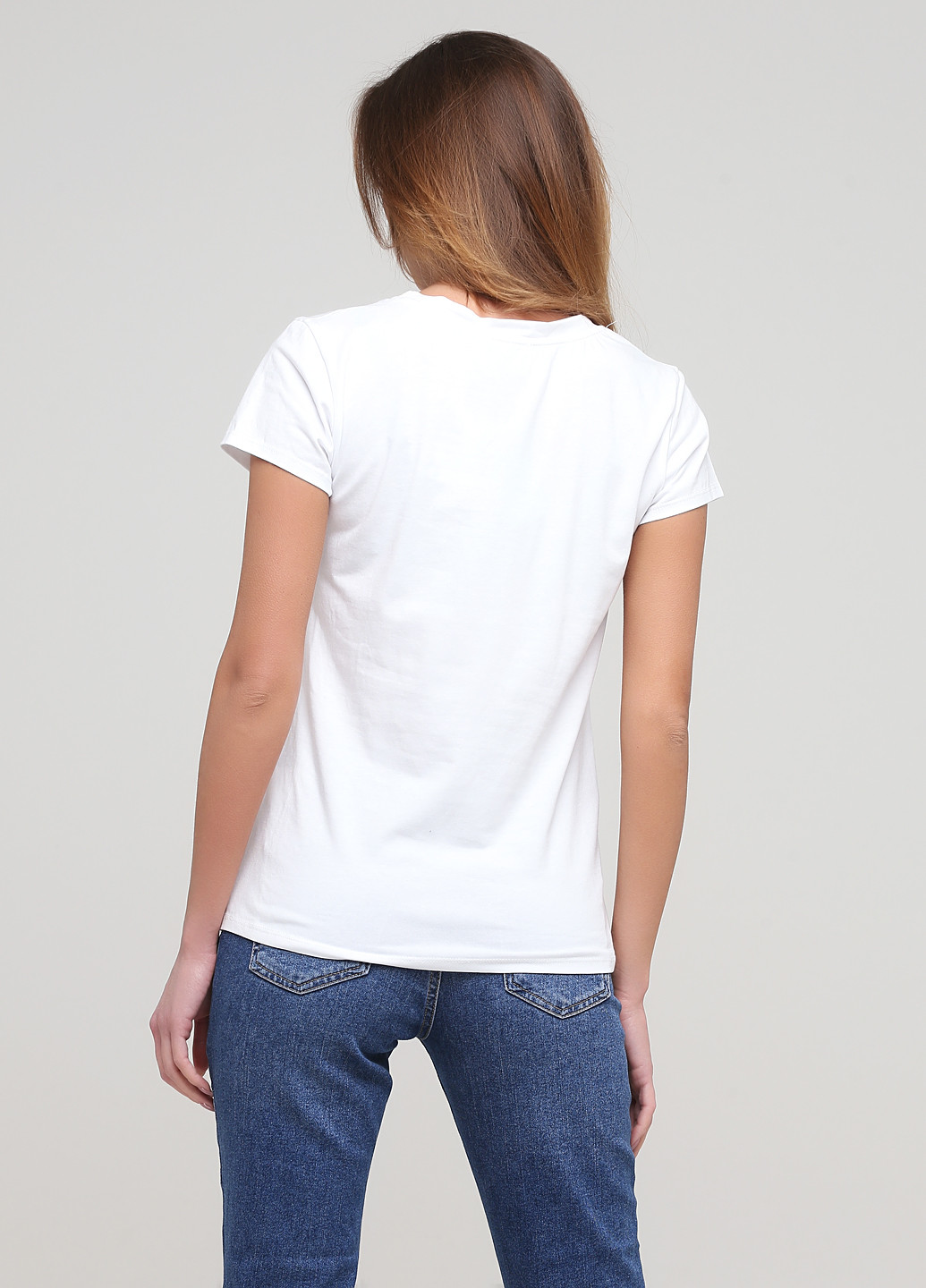 Белая летняя футболка Betty Blu