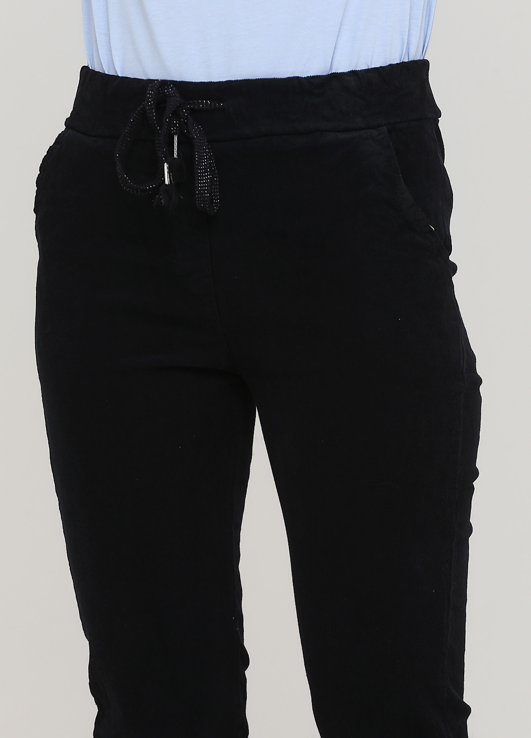 Черные кэжуал демисезонные зауженные, укороченные брюки Made in Italy