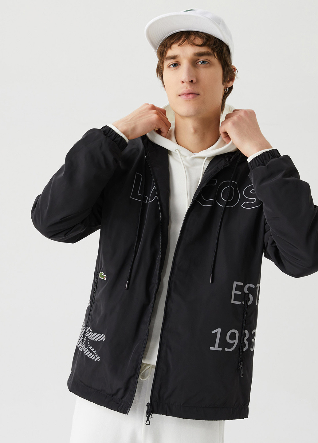 Черная демисезонная куртка Lacoste