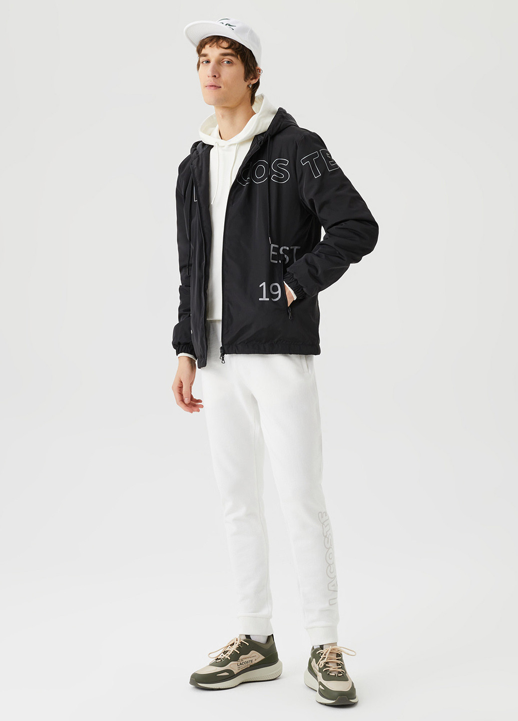 Черная демисезонная куртка Lacoste