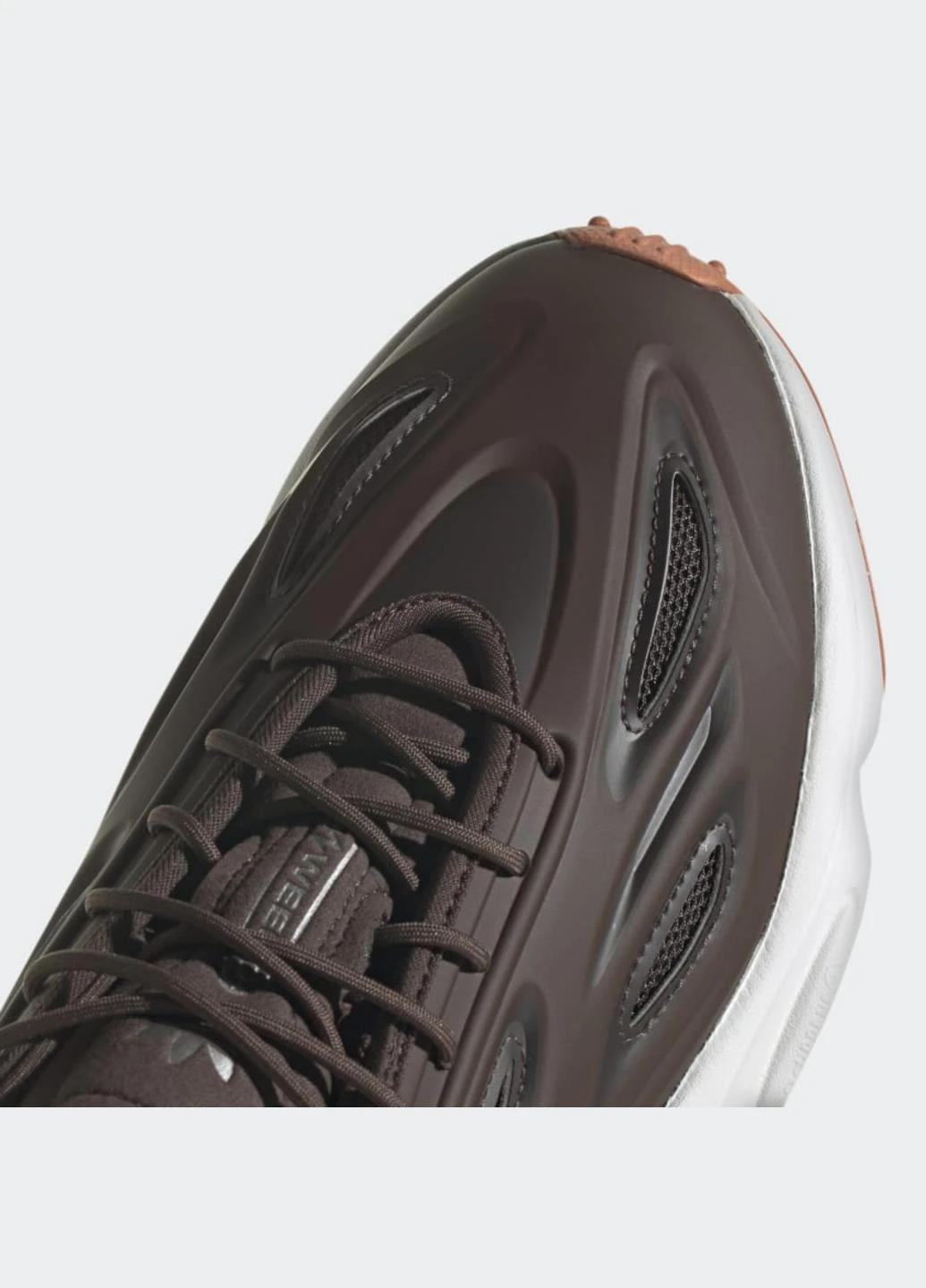 Коричневі кросівки hq8815 демісезон adidas Ozweego Celox