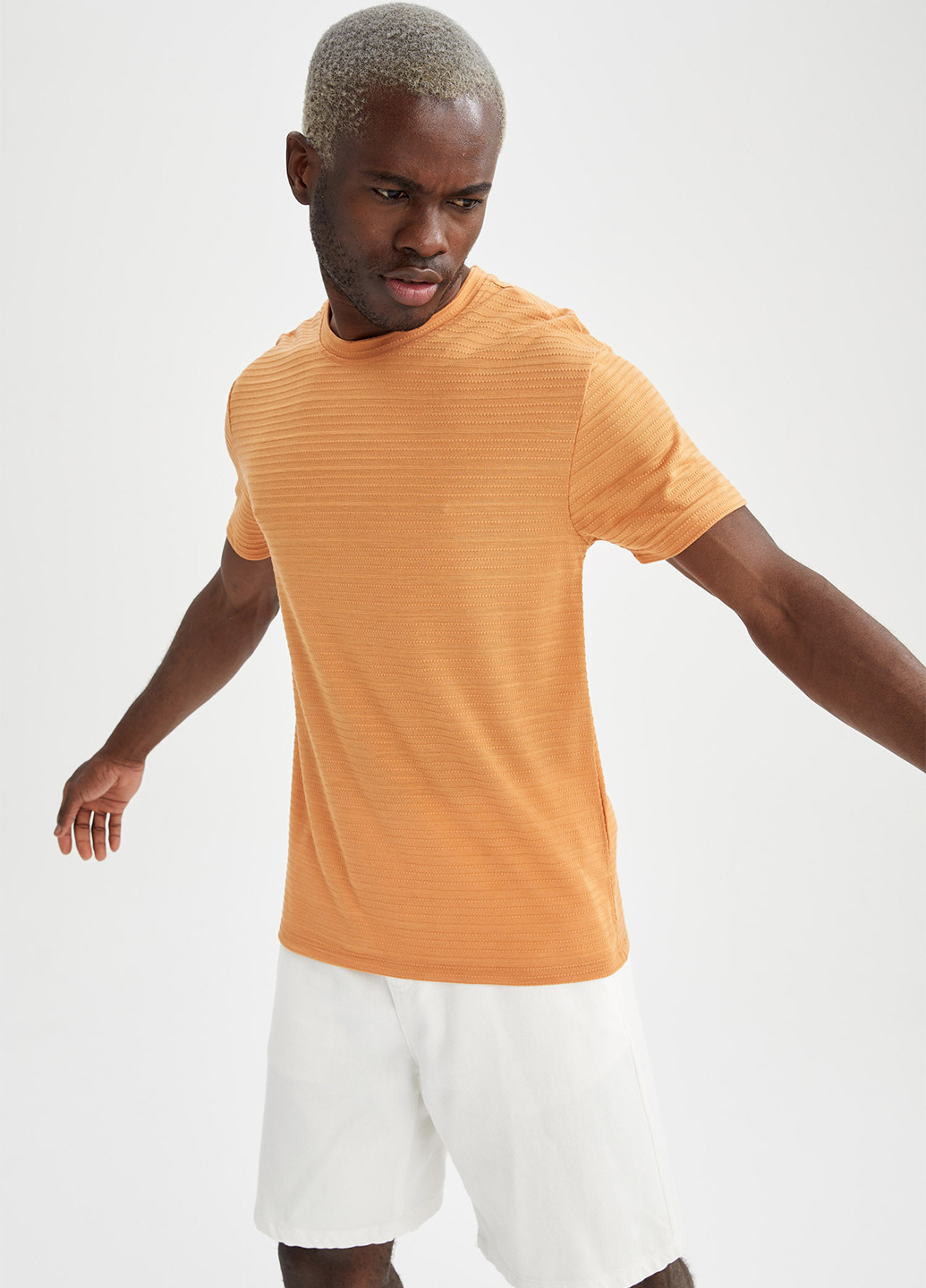 Светло-оранжевая летняя футболка DeFacto