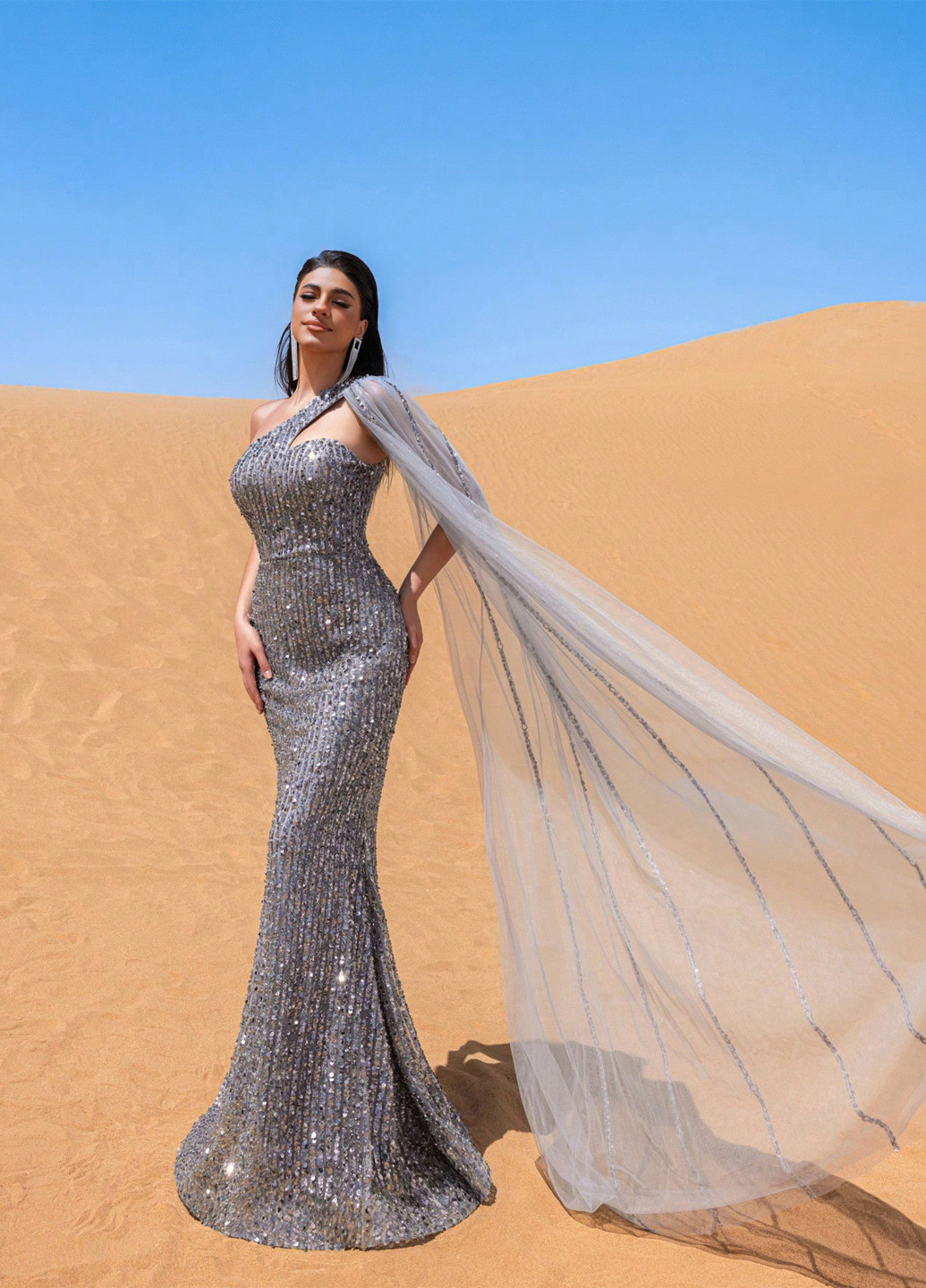 Серое вечернее платье годе, платье-кейп, на одно плечо SHEIN однотонное