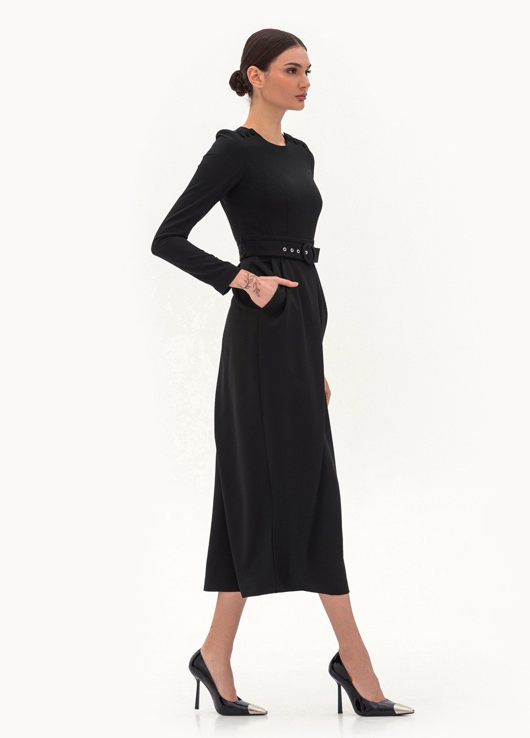 Черное кэжуал платье футляр BGL однотонное