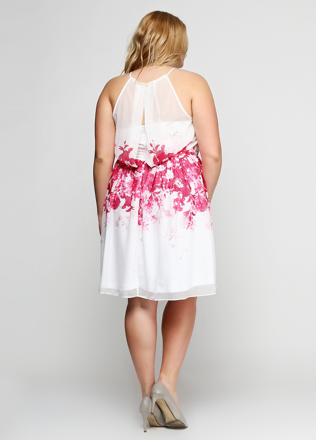 Белое кэжуал платье C&A с цветочным принтом