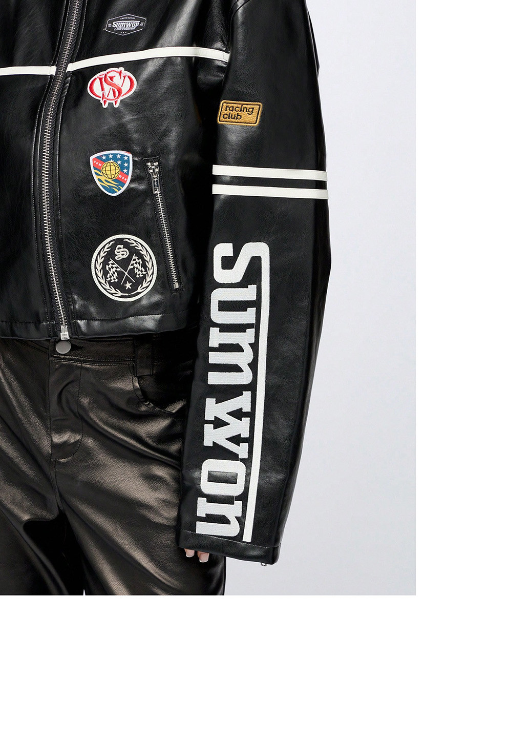 Черная демисезонная куртка байкерская SHEIN