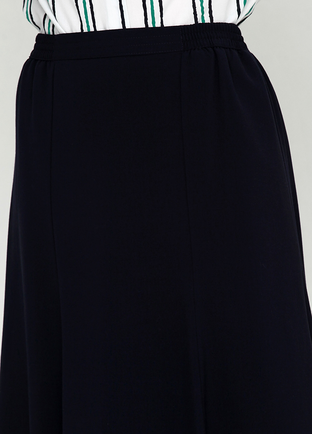 Темно-синяя офисная однотонная юбка BRANDTEX CLASSIC колокол