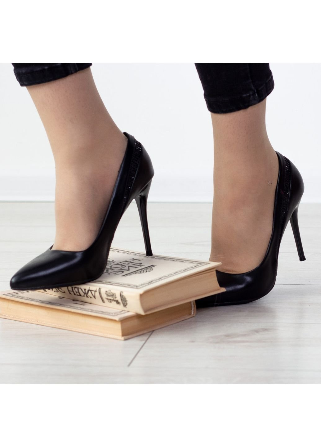 Туфлі жіночі Fiver 2475 38 24,5 см Чорний Fashion однотонні чорні кежуали