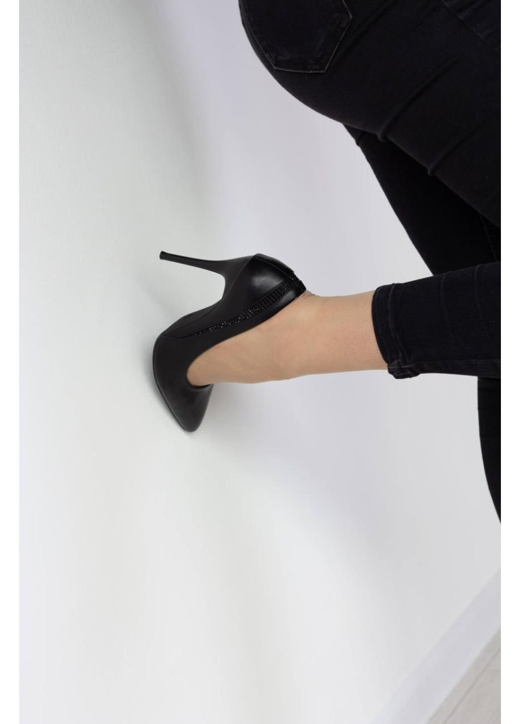 Туфлі жіночі Fiver 2475 38 24,5 см Чорний Fashion однотонні чорні кежуали