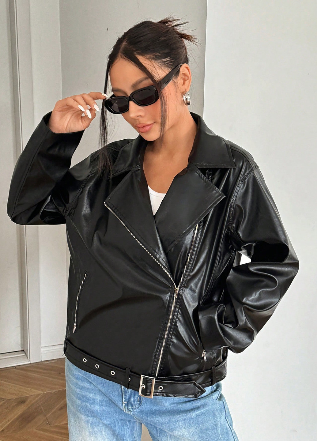 Черная демисезонная куртка байкерская SHEIN