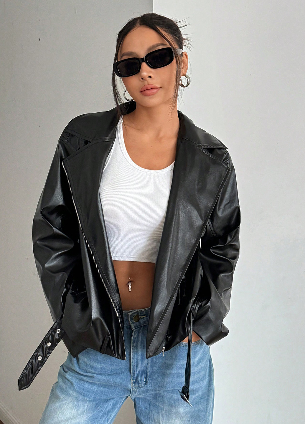 Черная демисезонная куртка байкерская SHEIN