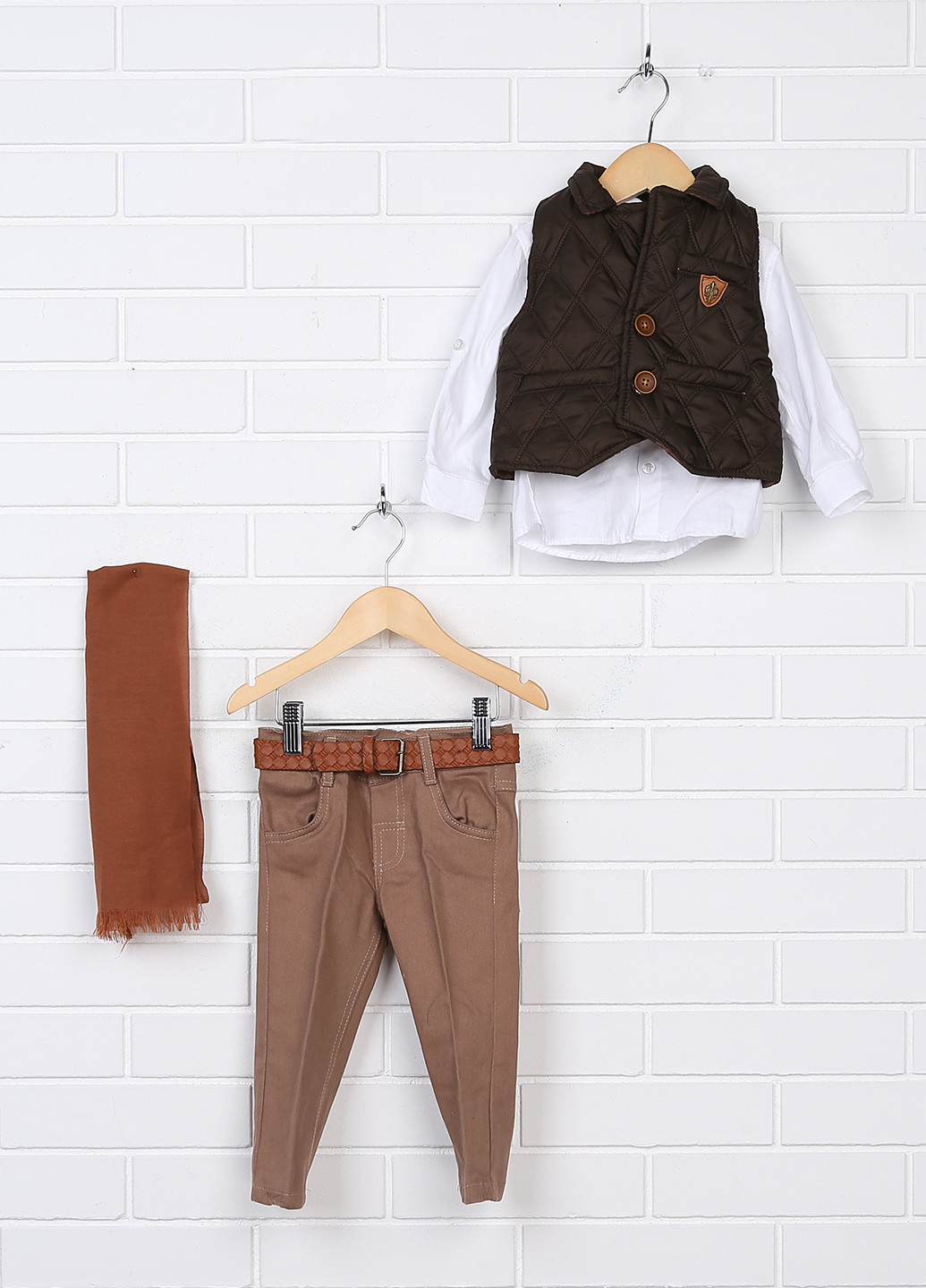 Коричневий демісезонний комплект (жилет, сорочка, штани, шарф) Domakin