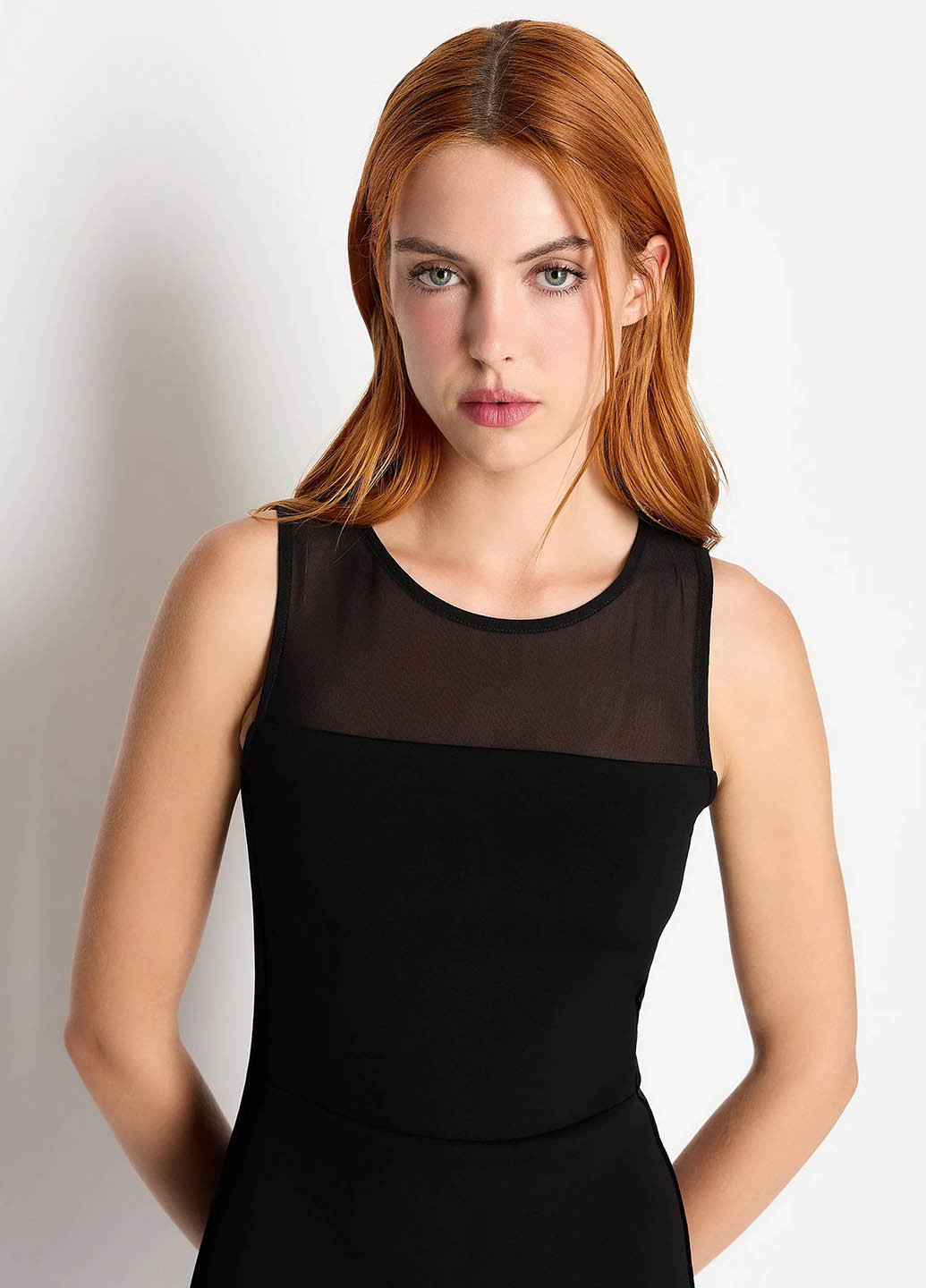 Чорна кежуал сукня силуетна Armani Exchange однотонна