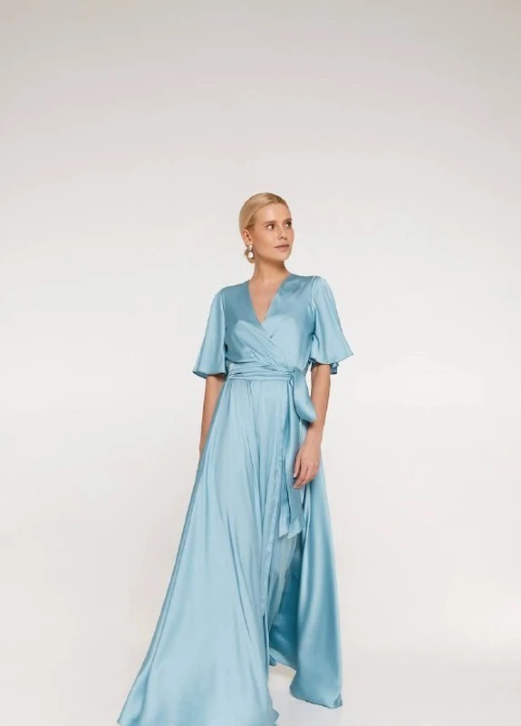 Голубое вечернее платье на запах, с юбкой-солнце, а-силуэт FashionYouWant однотонное