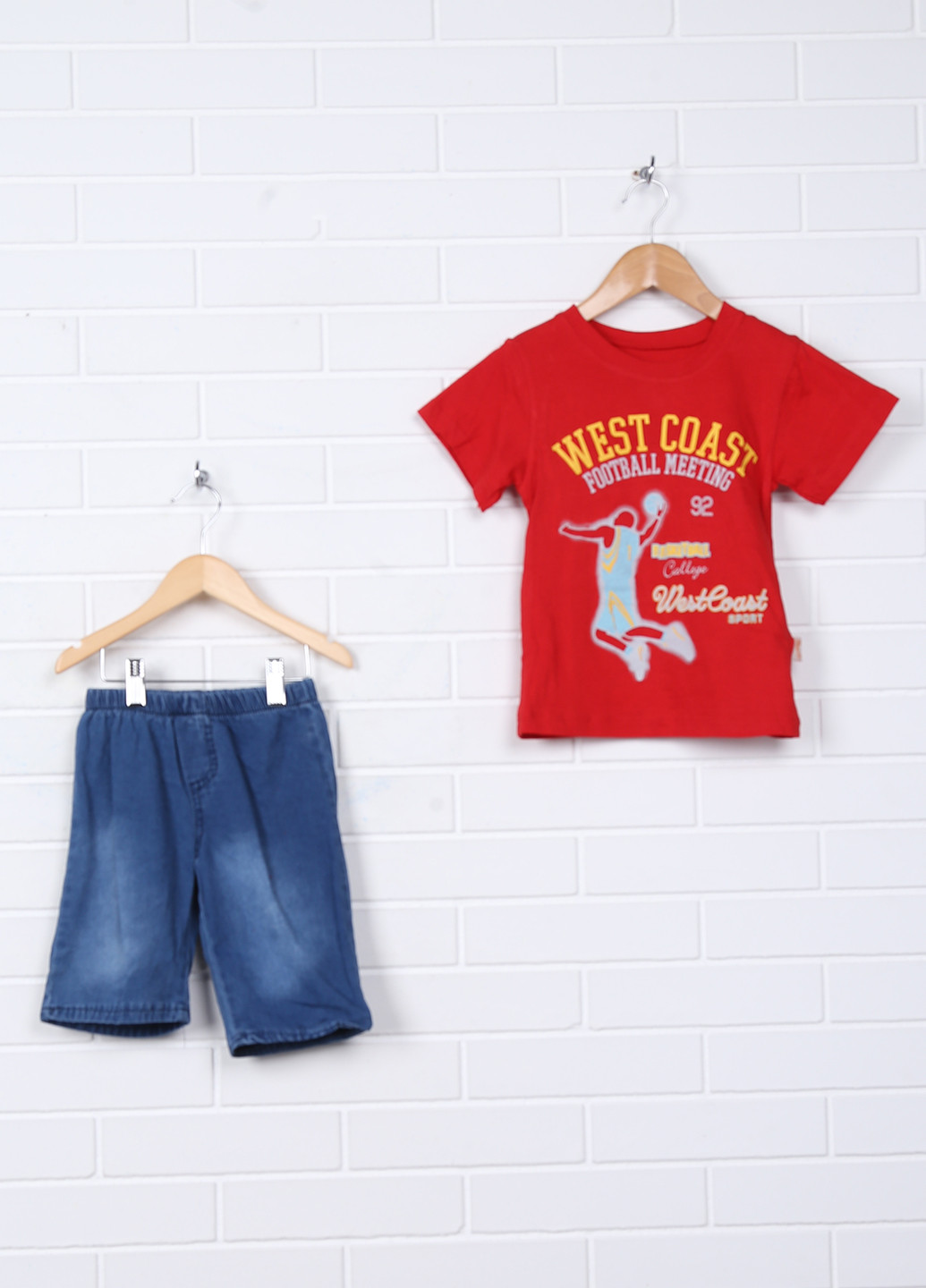 Красный летний комплект (футболка, шорты) Poyef