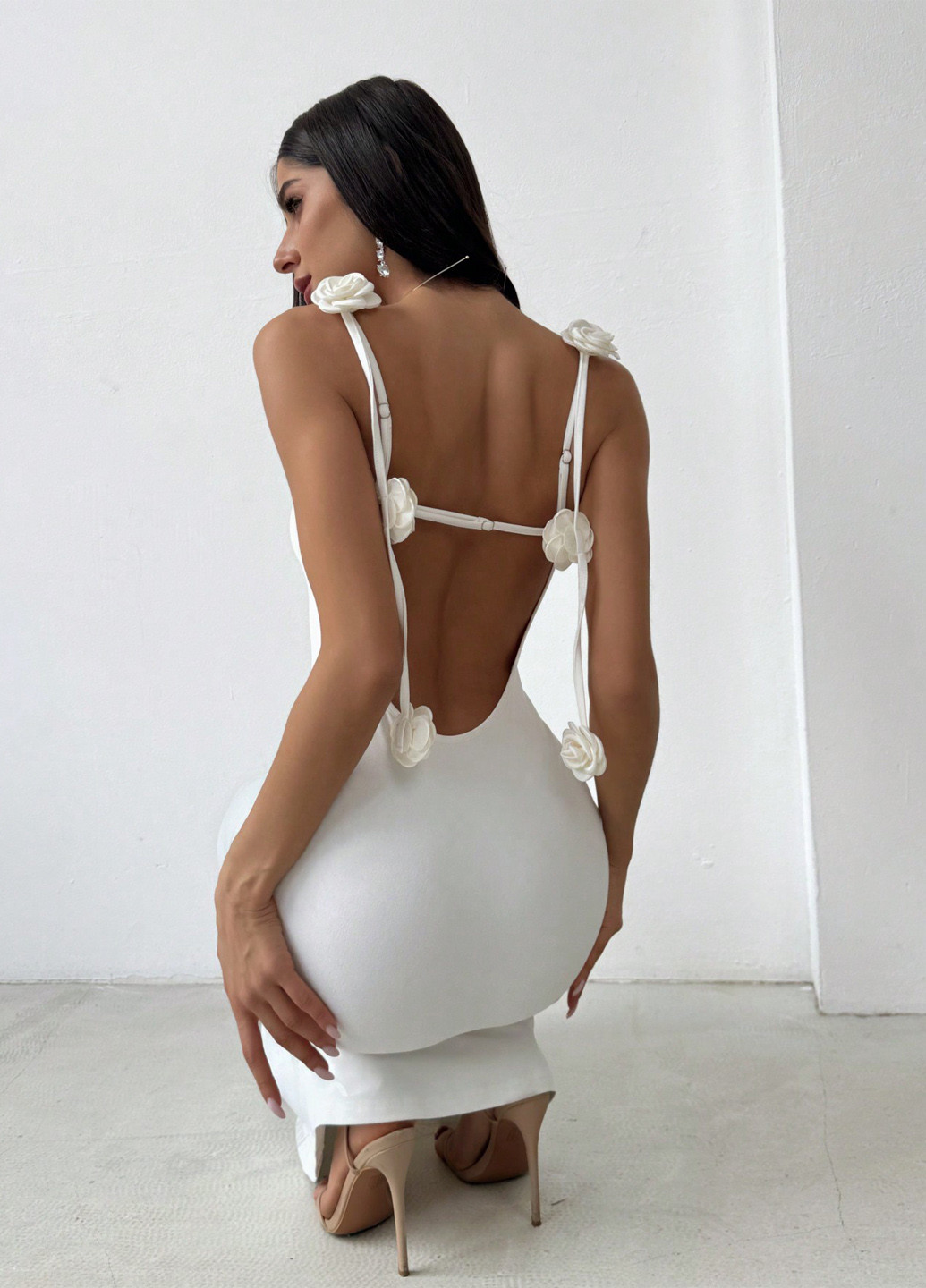 Белое кэжуал платье силуэтная SHEIN однотонное